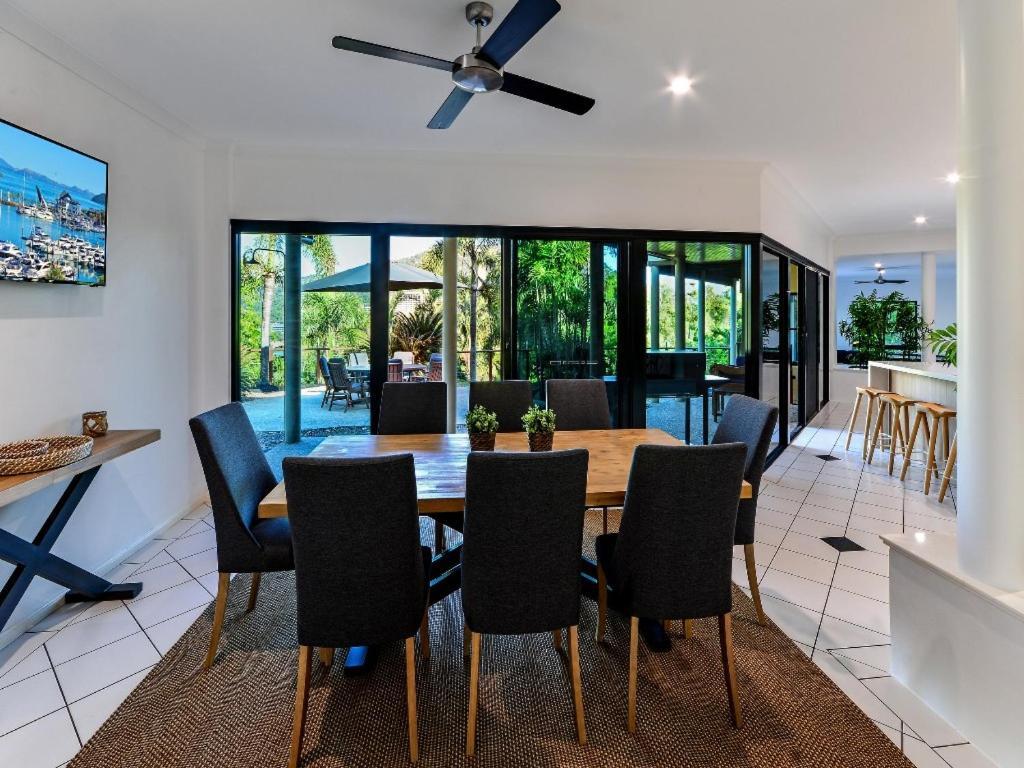 The Palms On Hamilton Island Villa Exterior photo