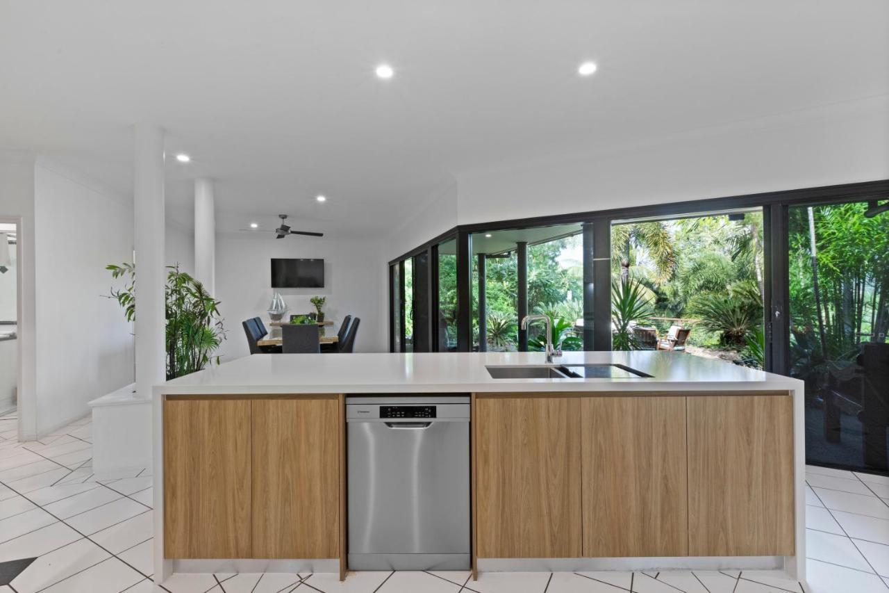 The Palms On Hamilton Island Villa Exterior photo